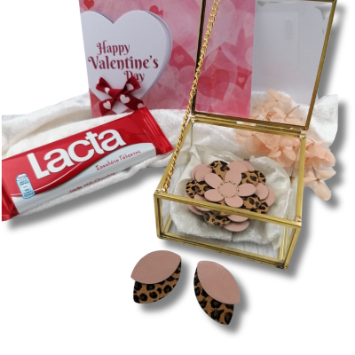 &Sigma;&epsilon;&tau; Valentine Collection &ndash; &Sigma;&kappa;&omicron;&upsilon;&lambda;&alpha;&rho;ί&kappa;&iota;&alpha; & &Mu;&alpha;&gamma;&nu;&eta;&tau;&iota;&kappa;ή &Kappa;&alpha;&rho;&phi;ί&tau;&sigma;&alpha; &Rho;&omicron;&zeta; & &Lambda;&epsilon;&omicron;&pi;ά&rho;  + &Delta;ώ&rho;&omicron; &Epsilon;&upsilon;&chi;&epsilon;&tau;ή&rho;&iota;&alpha; &Kappa;ά&rho;&tau;&alpha; & &Sigma;&omicron;&kappa;&omicron;&lambda;ά&tau;&alpha;